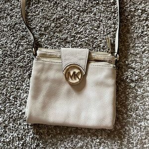Michael kors cross body purse